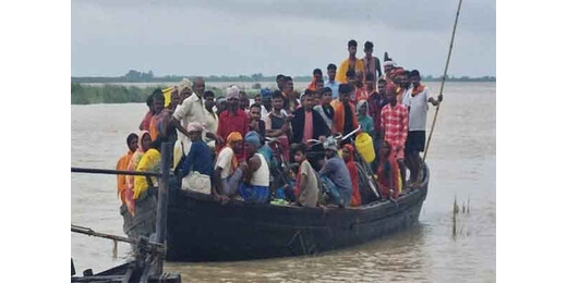 साहिबगंज में दर्दनाक हादसा : गंगा में 31 लोगों से भरी नाव पलटी, एक युवक की मौत, तीन लापता