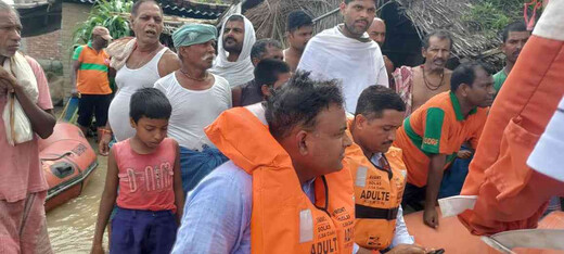 बाढ़ प्रभावित क्षेत्रों का जिला पदाधिकारी ने किया दौरा, राहत कार्यों को प्राथमिकता देने के निर्देश
