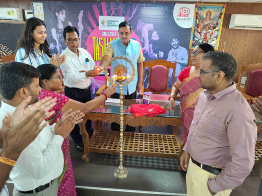 रामेश्वर कॉलेज में ‘कॉलेज के टशनबाज’ टैलेंट हंट, नेहा और जिया तालिब बनीं विजेता