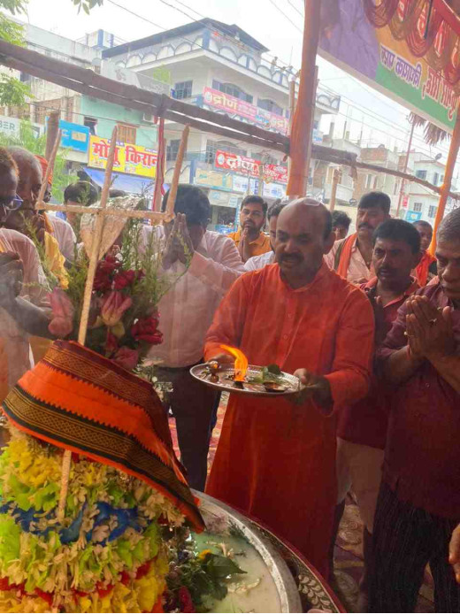 डॉ. विजयेश कुमार ने किया नवयुवक महाशक्ति संघ के कांवरिया शिविर का उद्घाटन