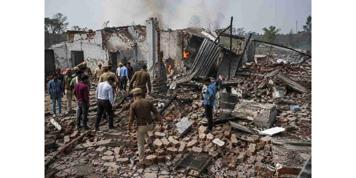 धमाके से दहला सहारनपुर, पटाखा फैक्ट्री मलबे में तब्दील, जांच के आदेश