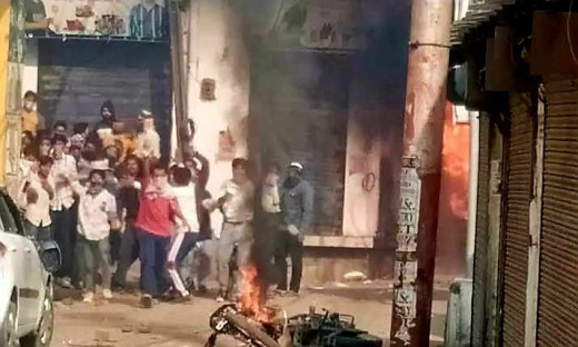 संभल हिंसा में एमपी बर्क पर केस, एमएलए का बेटा भी आरोपी