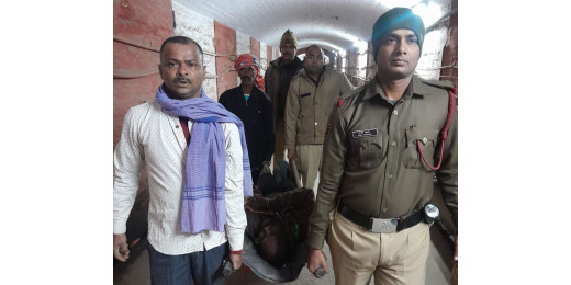 किऊल रेलवे स्टेशन पर ट्रेन चढ़ने के प्रयास में यात्री घायल