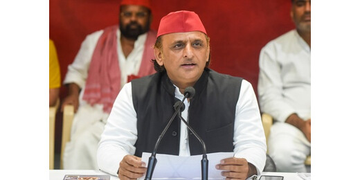 सपा सरकार बनते ही आजम खान के सभी फर्जी मुकदमे होंगे खत्म : अखिलेश यादव