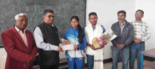 स्वर्ण पदक विजेता उपासना आनंद व कोच राहुल श्रीवास्तव हुए सम्मानित