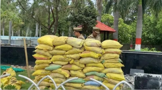 नोएडा में हाई अलर्ट, दिल्ली बॉर्डर पर सुरक्षा चाक-चौबंद