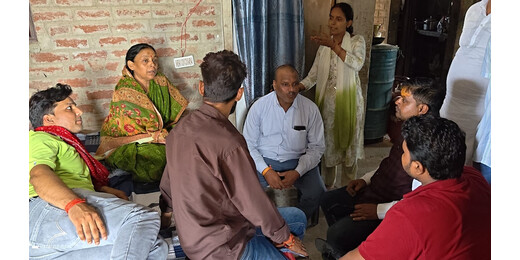 भरत भूषण तिवारी के परिजनों से मिले मानवाधिकार अधिवक्ता एस.के. झा, आयोग में चल रही सुनवाई की दी जानकारी