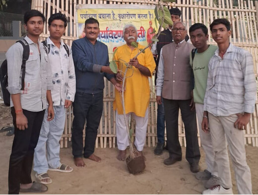 महात्मा गांधी की पुण्यतिथि पर पर्यावरण भारती ने किया पौधारोपण, पर्यावरण संरक्षण का लिया संकल्प