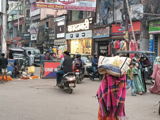 कल्याणी से हरिसभा चौक तक वन वे के बावजूद ट्रैफिक नियमों की अनदेखी