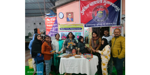 केंद्रीय विद्यालय गन्नीपुर की छात्राओं ने सिखाया केले के तने से चीजें बनाना