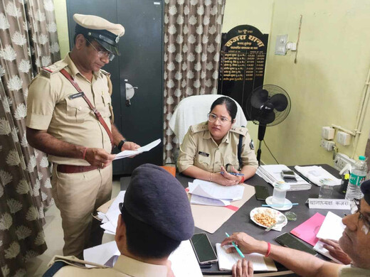 लखीसराय एसपी ने किया कजरा थाना का निरीक्षण, लंबित मामलों के त्वरित निष्पादन का निर्देश