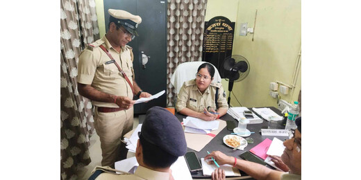 लखीसराय एसपी ने किया कजरा थाना का निरीक्षण, लंबित मामलों के त्वरित निष्पादन का निर्देश