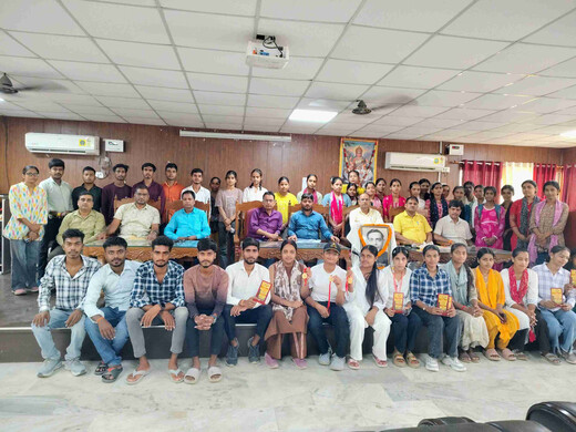 विशेष व्याख्यान में वक्ताओं ने दिनकर के साहित्य, राष्ट्रचेतना और सामाजिक सरोकारों को किया याद
