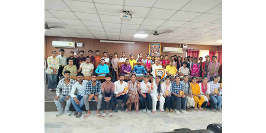 विशेष व्याख्यान में वक्ताओं ने दिनकर के साहित्य, राष्ट्रचेतना और सामाजिक सरोकारों को किया याद