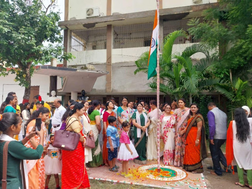 राम वृक्ष बेनीपुरी कॉलेज में किया गया ध्वजारोहण 