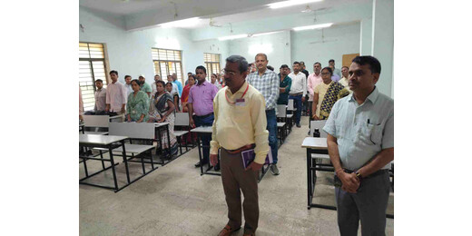 लखीसराय में पोस्टल बैलेट केंद्र का निरीक्षण, सामान्य प्रेक्षक ने निष्पक्षता और पारदर्शिता के दिए निर्देश