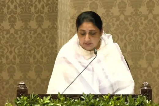 सुनेत्रा पवार बनीं महाराष्ट्र की पहली महिला उपमुख्यमंत्री, राजभवन में हुआ शपथ ग्रहण