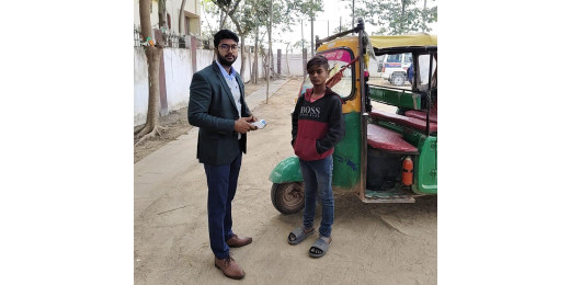 सड़क सुरक्षा माह के तहत जिला परिवहन कार्यालय ने हेलमेट विक्रेताओं की की जांच