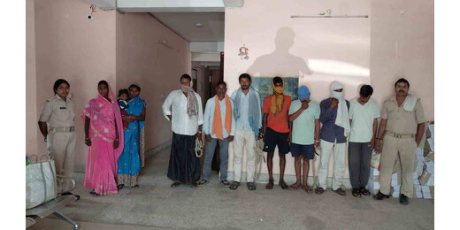 लखीसराय में शराबबंदी पर सख्ती, छापेमारी में बेचने और पीने वाले गिरफ्तार