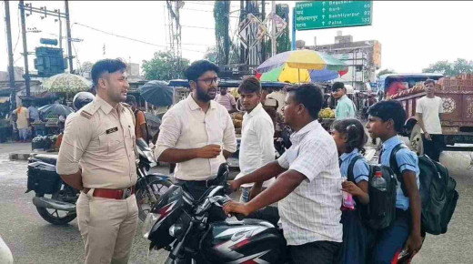 लखीसराय में वाहनों की चेकिंग, 1.35 लाख का जुर्माना वसूला गया
