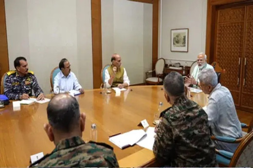 डीजीएमओ वार्ता से पहले पीएम मोदी की उच्चस्तरीय बैठक, तीनों सेनाओं के प्रमुख रहे मौजूद