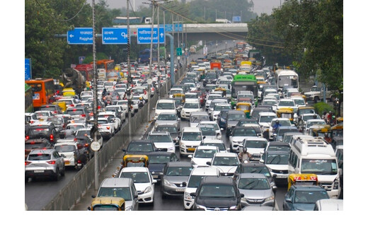 सुप्रीम कोर्ट का बड़ा फैसला : दिल्ली-एनसीआर में पुराने डीजल-पेट्रोल वाहनों पर फिलहाल नहीं लगेगा प्रतिबंध