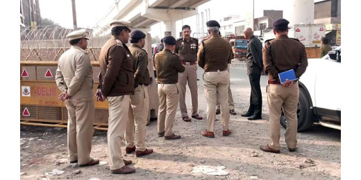 दिल्ली के स्कूलों को आया बम की धमकी वाला ईमेल, 100 से ज्यादा स्कूल दहशत में