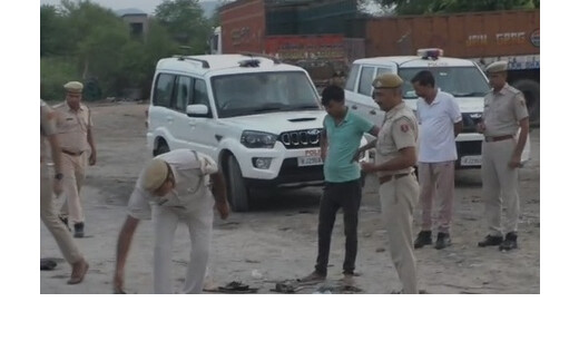 खाटूश्यामजी दर्शन से लौट रहे श्रद्धालुओं की पिकअप कंटेनर से टकराई, 11 की मौत, 20 से अधिक घायल