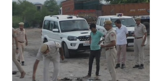 खाटूश्यामजी दर्शन से लौट रहे श्रद्धालुओं की पिकअप कंटेनर से टकराई, 11 की मौत, 20 से अधिक घायल