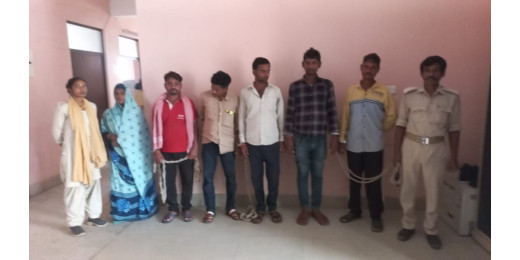 पाँच शराबी के साथ एक महिला शराब तस्कर गिरफ्तार