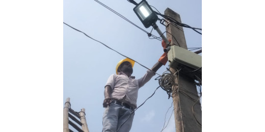 मुजफ्फरपुर नगर निगम द्वारा विद्युत कर्मियों को सुरक्षा उपकरणों का वितरण