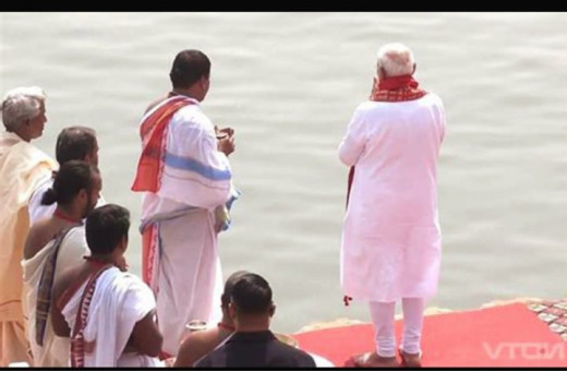 उत्तराखंड पहुंचे पीएम मोदी, स्वागत में फूलों से सजा गांव