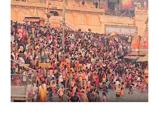 कार्तिक पूर्णिमा पर आस्था का सैलाब : गंगा घाटों पर उमड़े भक्त, प्रशासन अलर्ट