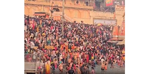 कार्तिक पूर्णिमा पर आस्था का सैलाब : गंगा घाटों पर उमड़े भक्त, प्रशासन अलर्ट