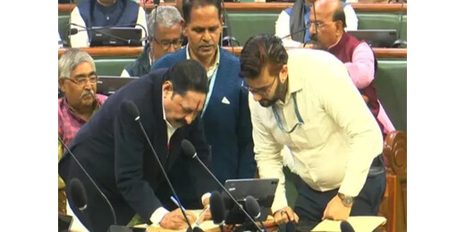 जेल से सीधे पहुंचे विधानसभा, शपथ ले अनंत ने पहली बार छुए नीतीश के पैर