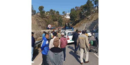 रफ़्तार का कहर : कार ने नौ मजदूरों को रौंदा, पांच की मौत