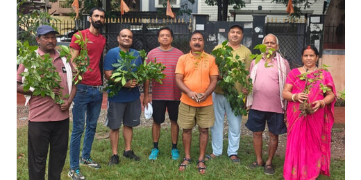 पर्यावरण स्वास्थ्य दिवस और पितृपक्ष के अवसर पर पर्यावरण भारती ने लगाए 15 पौधे
