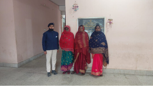 शराब तस्करी में महिलाएं अव्वल, विदेशी शराब के साथ 3 गिरफ्तार