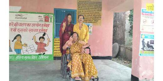 पहले मतदान, फिर जलपान : 77 वर्षीय अहिल्या चौधरी बनीं लोकतंत्र की मिसाल