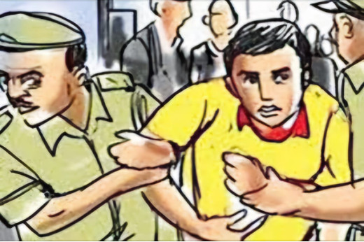 छापामारी में फरार अपराधी गिरफ्तार