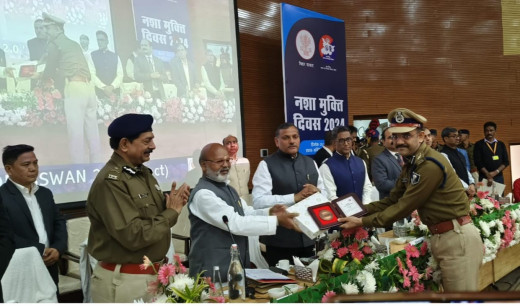 हाजीपुर एसपी हर किशोर राय को मद्यनिषेध में उत्कृष्ट कार्य के लिए मिला उत्पाद पदक