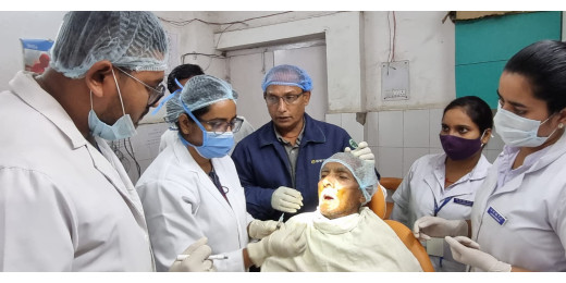 राष्ट्रीय दंत चिकित्सक दिवस पर मरीजों को दिए गए दांतों के इलाज और बचाव के टिप्स