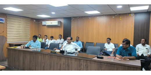 पंचायत सरकार भवन निर्माण को लेकर जिलाधिकारी ने की समीक्षा बैठक