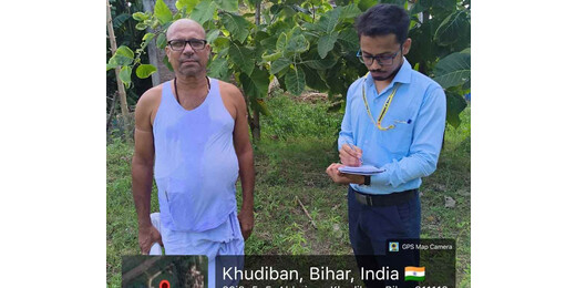 आत्मा की टीम ने सूर्यगढ़ा में परखी कृषि योजनाओं की प्रगति, किसानों से की चर्चा