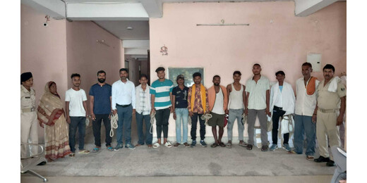 शराब कारोबारियों पर मद्य निषेध विभाग का शिकंजा, विदेशी शराब समेत 14 गिरफ्तार