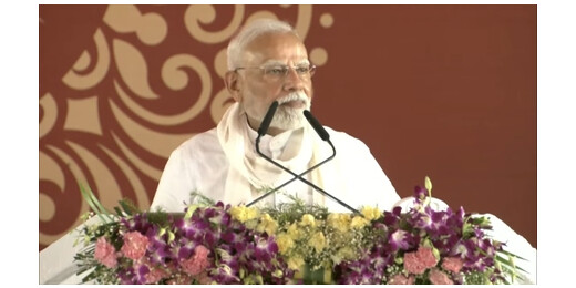 पीएम मोदी का विपक्ष पर करारा हमला, कहा - विकास योजनाओं का आंकड़ा सुन साइकिल लेकर भाग जाएंगे सपा वाले