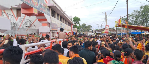 पहली सोमवारी पर अरेराज व केसरिया में उमड़ा आस्था का सैलाब