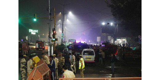 दहशत में दिल्ली : लाल किला के पास भीषण धमाका, 8 की मौत, कई घायल