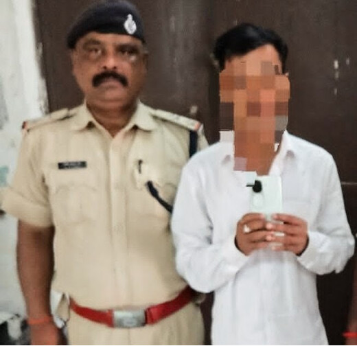लखीसराय स्टेशन पर आरपीएफ की कार्रवाई, चोरी के मोबाइल के साथ युवक गिरफ्तार