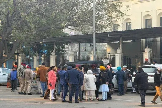 अपराधियों के हौसले बुलंद : गुरुद्वारे के बाहर दिनदहाड़े AAP नेता की हत्या